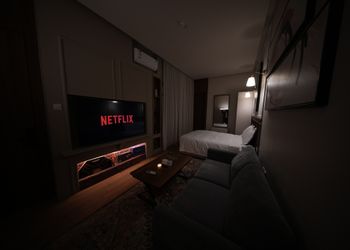 استديو بأثاث مريح وبسيط 