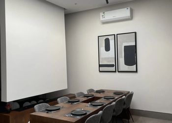 فيلا بتصميم مودرن مجلس ومسبح