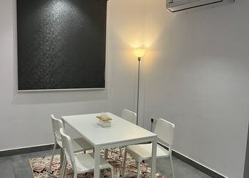 شقة بصالة جلوس ودخول ذاتي