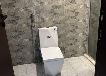 استديو بأثاث مريح وبسيط 