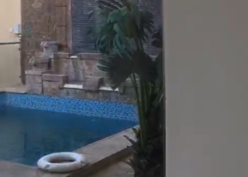 شاليه بمجلس ومسبح خارجي 