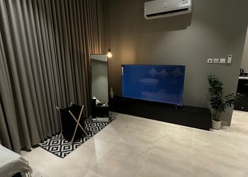 استديو هادئ بدخول ذاتي 