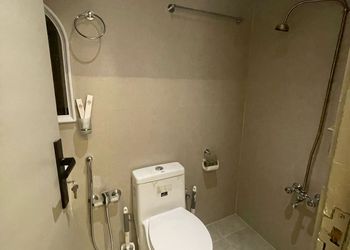 استديو بسرير ماستر وأثاث مريح 