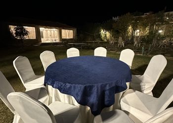 استراحة بجلسة خارجية واجواء ممتعة