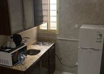 شقة بغرفتين نوم وغرفة جلوس 