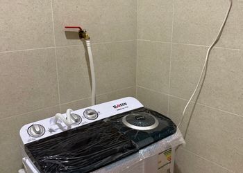 شقة بصالة وغرفة نوم بكراج سيارة