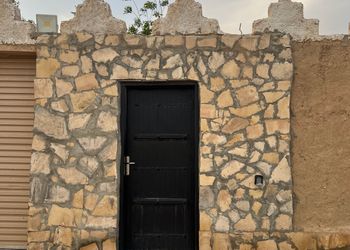 استراحة بمسطحات خضراء