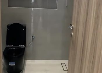 شاليه بمجلس أنيق ومسبح 