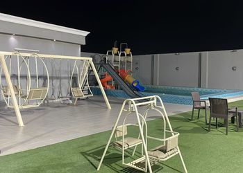 شاليه بمسبح وألعاب مائية