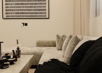 شقة غرفة وصالة فاخرة بدخول ذاتي