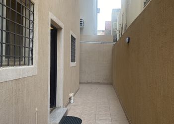 شقةبثلاث غرف نوم وصالة جلوس 