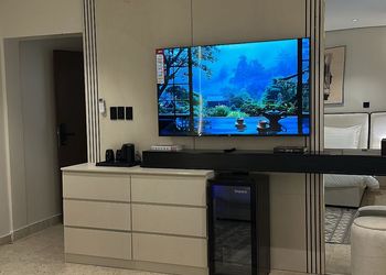 استديو هادئ بسرير ماستر