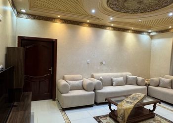 شقة بغرفة معيشة وغرفتين نوم 