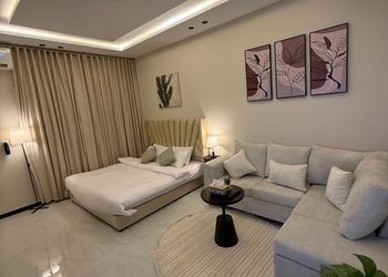 استديو بدخول ذاتي وتصميم هادئ 