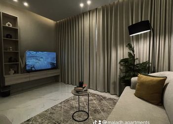 شقة بغرفة معيشة وغرفتين نوم 