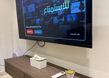 شقة بدخول ذاتي وغرفة نوم مريحة 