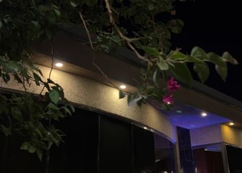 شاليه بألعاب مائية وجلسة خارجية 