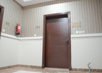 شقة بغرفتين نوم وصالة 