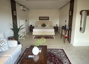 استديو هادئ بسرير ماستر 