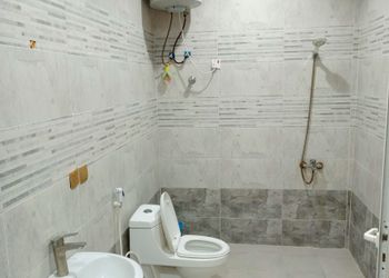 شاليه بألعاب مائية وجلسة خارجية 
