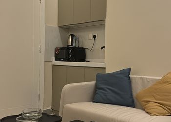 استديو انيق بدخول ذاتي 