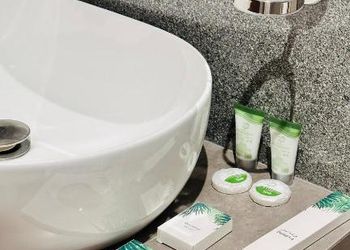 استديو بأثاث مريح وبسيط