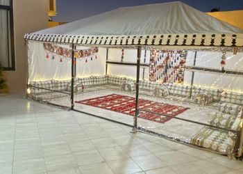 شاليه بمسطح اخضر ومسبح 