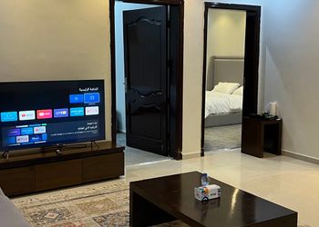 شقة بغرفتين نوم وصالة 