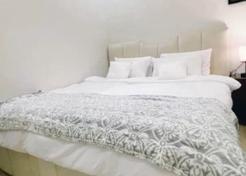 استديو هادئ بسرير ماستر 