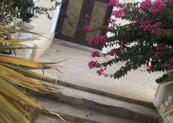 مزرعة بمسبح وموقع مميز