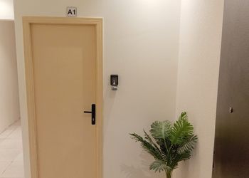 استديو بسرير ماستر وأثاث مريح 