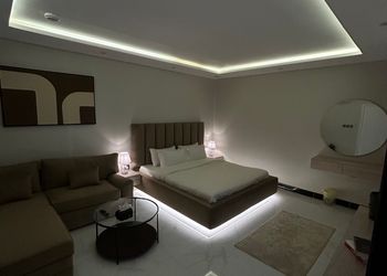 استديو بأثاث مريح وبسيط 