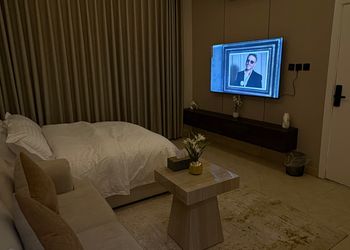 استديو بسرير ماستر وجلسة جانبية
