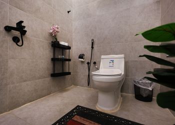 استديو بسرير ماستر وجلسة جانبية