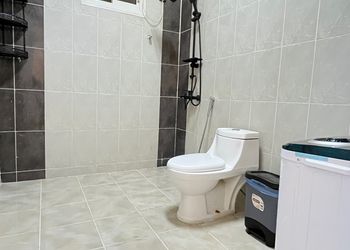 استديو بسرير ماستر وجلسة جانبية 