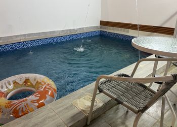 شاليه بمسبح 