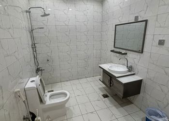 استراحه بمسطحات خضراء وغرف نوم