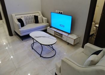 شقة بأثاث مريح وبسيط 