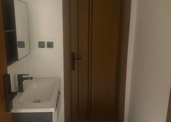 شقة بصالتين وثلاث غرف نوم 