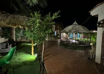استراحة بمسطح اخضر
