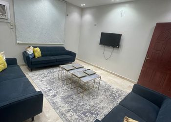 شقة بغرفتين نوم وصالة بدخول ذاتي