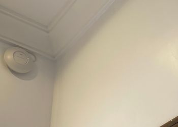 شقة بغرفة معيشة وغرفة نوم 