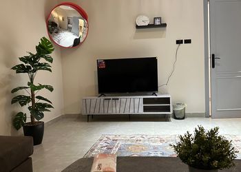 شقة بغرفة ماستر وصالة