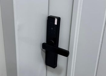 شقة بغرفة نوم ودخول ذاتي 