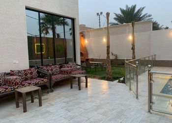 شاليه بمسطح اخضر و مسبح