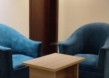 استديو بأثاث مريح وبسيط 