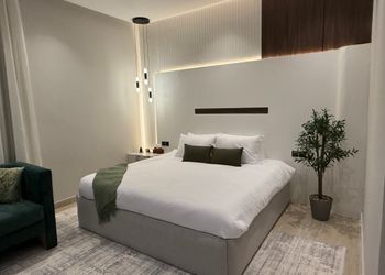 شقة بتصميم فاخر وأنيق بدخول ذاتي 