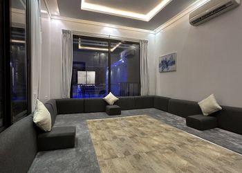 شاليه بمسبح خارجي وألعاب اطفال 