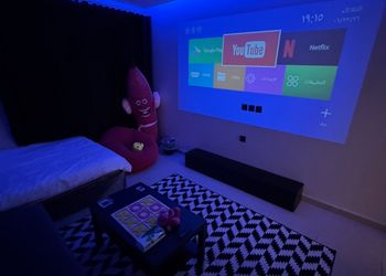 استديو بسرير ماستر وجلسة جانبية