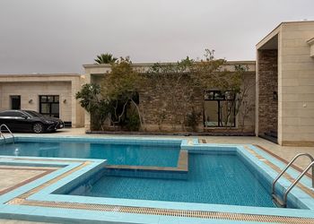 شاليه بمسبح وجلسه خارجيه